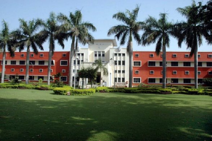 https://cache.careers360.mobi/media/colleges/social-media/media-gallery/19638/2018/11/26/Campus view of Guru Nanak Dev University College Sujanpur_Campus-view.JPG
